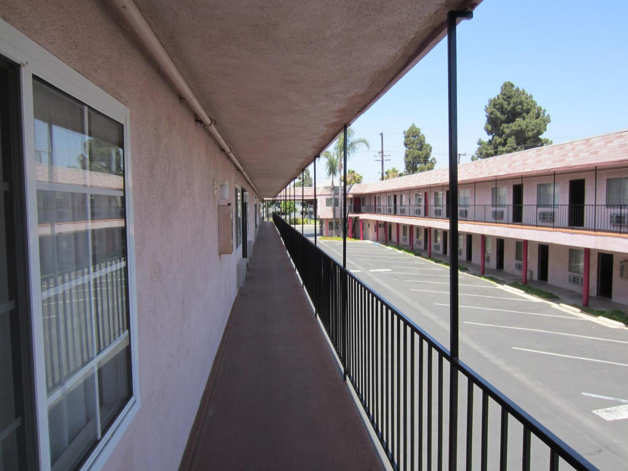 Welcome Inn & Suites Anaheim Exterior photo