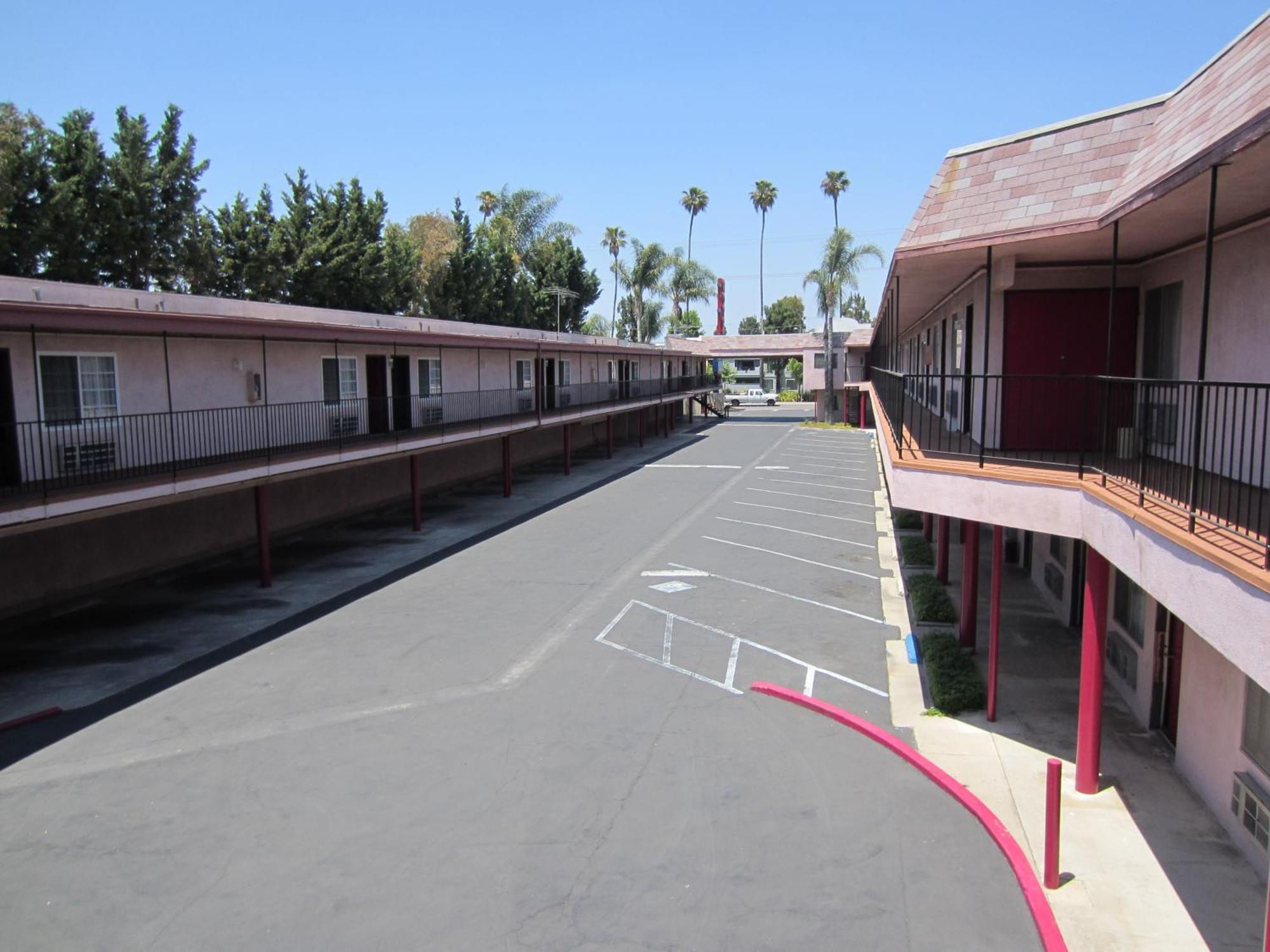 Welcome Inn & Suites Anaheim Exterior photo